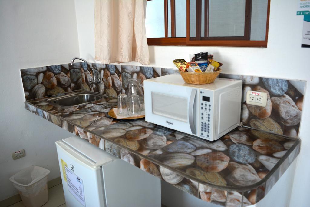 Hotel Coloma Galapagos 푸에르토아요라 외부 사진