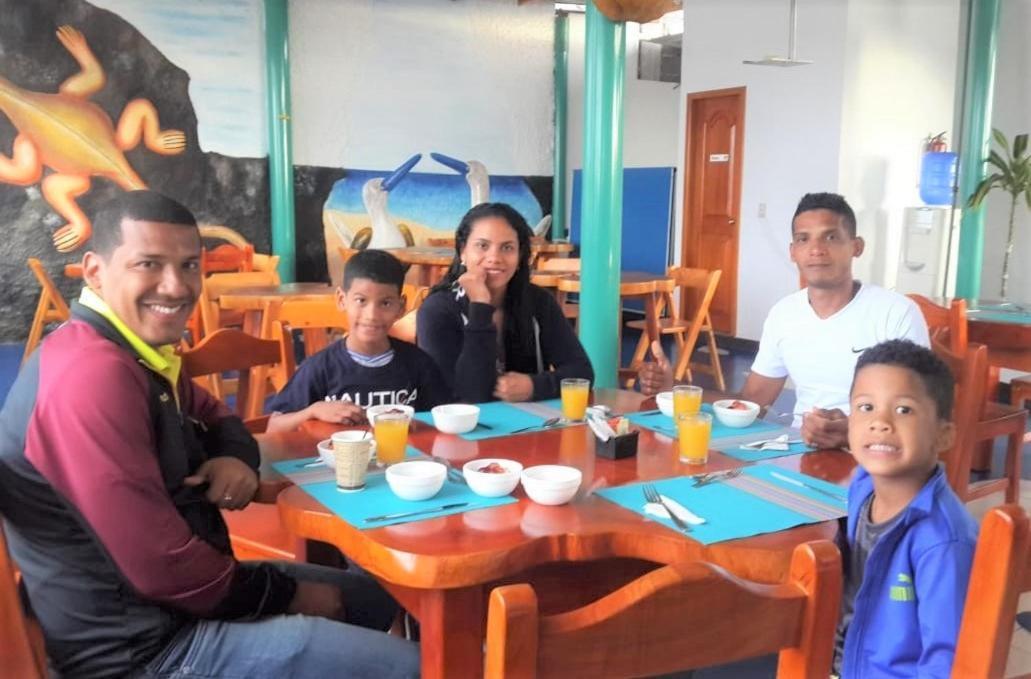 Hotel Coloma Galapagos 푸에르토아요라 외부 사진