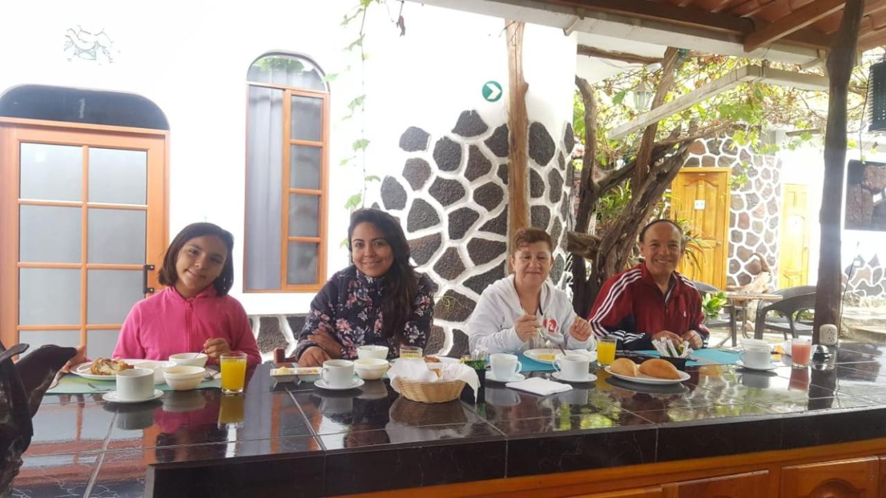 Hotel Coloma Galapagos 푸에르토아요라 외부 사진